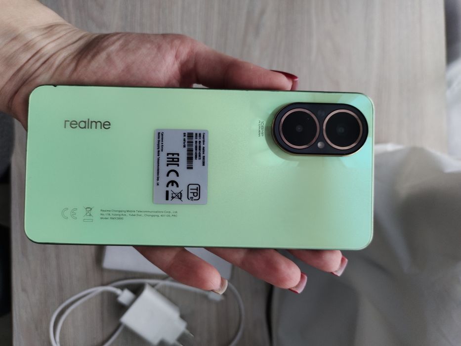 Телефон Realme c 67