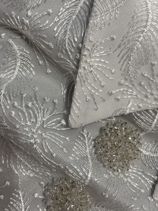 белое вечернее платье