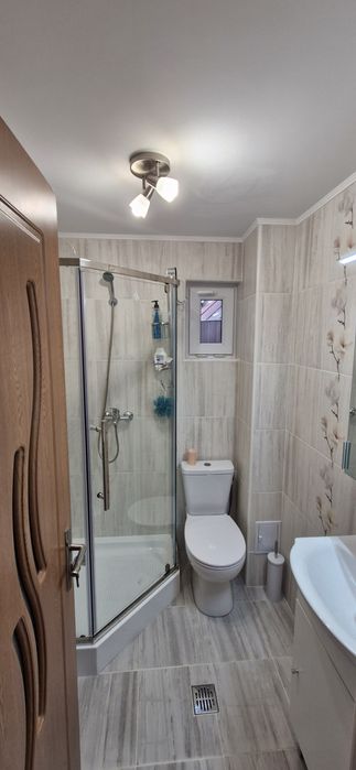 Apartament la curte/Chirie pe termen lung / Zamora/