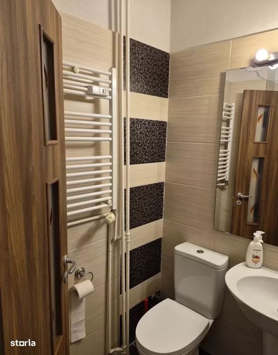 Garsonieră Premium | Piața Victoriei | 100 M De Metrou | Balcon | 40