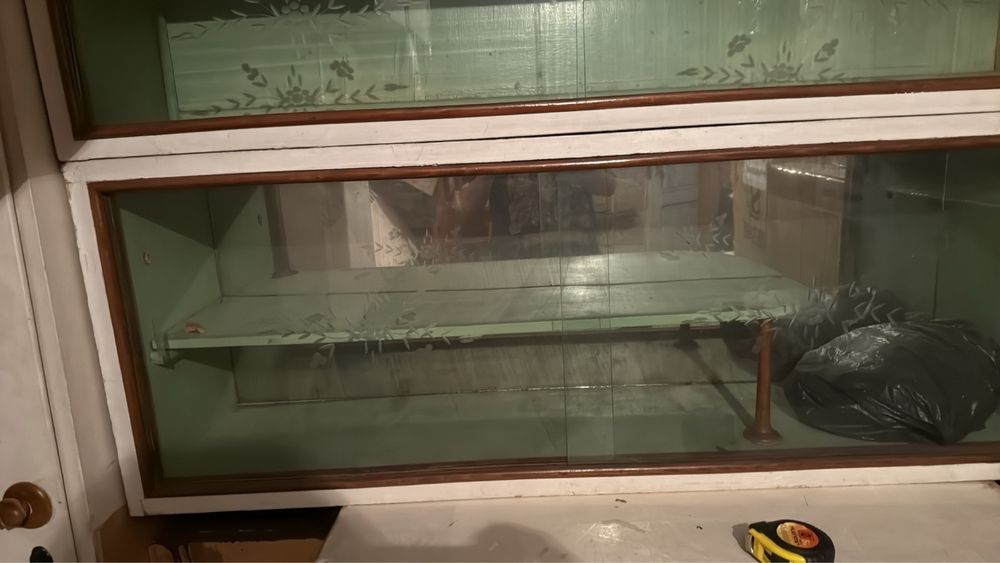 Подарявам шкаф от масивна дървесина и надстройки