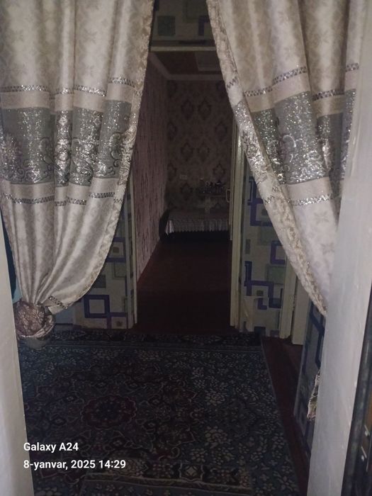 3 хонали уй срочний сотилади