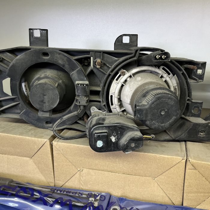 Оригинальные привозные фары hella на bmw e32 e34