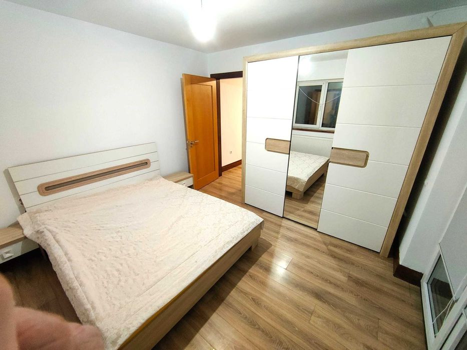 Apartament 3 camere, Floresti, langa VIVO.