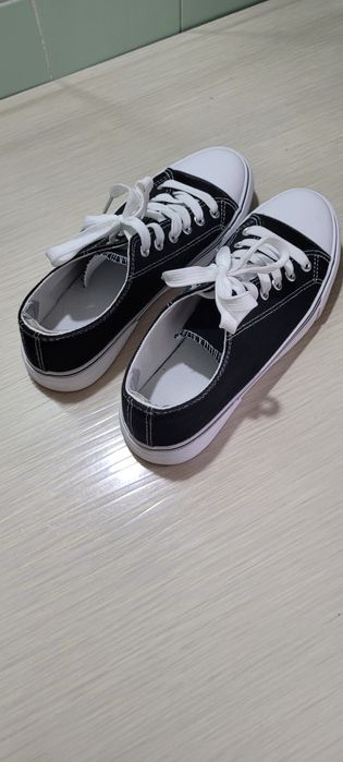 Кеды в стиле Конверсы