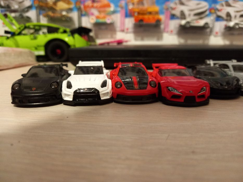 Hot wheels-uri  deschise