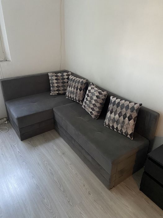 Canapea Coltar extensibila cu lada depozitare