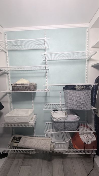Продам полки белые для гардероба