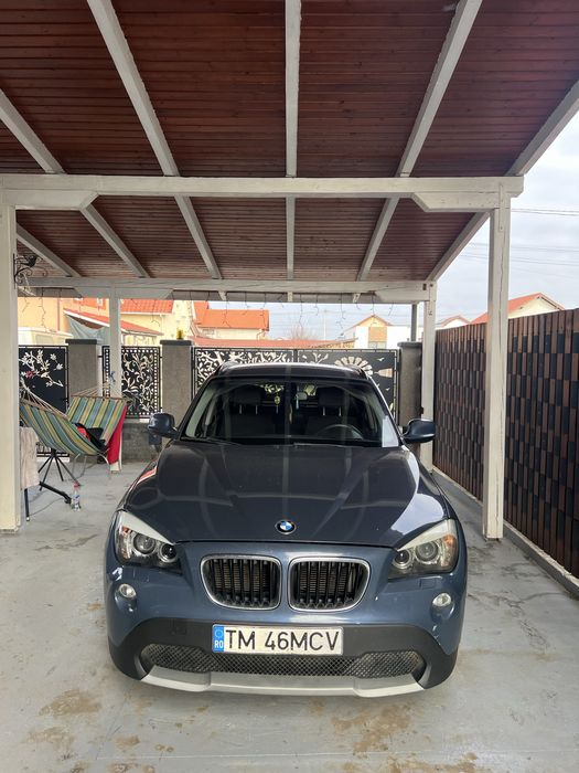 Bmw X1.          .