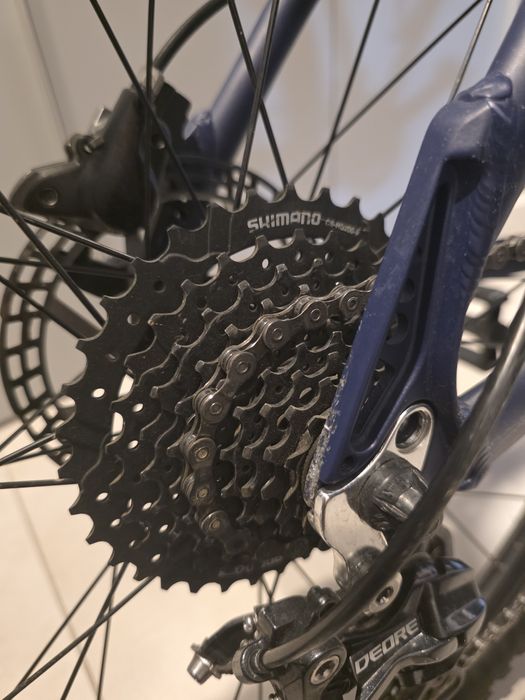 Bicicleta Kross, mărimea M, roți de 29 inch, anvelopă nouă Continental (am factura și bonul fiscal la bicicletă).
