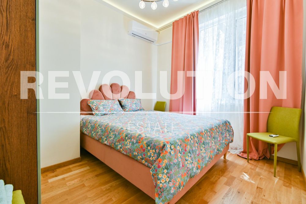 Дава се под наем Тристаен апартамент в София, Център - 55 кв.м за 860 € - Снимка #5