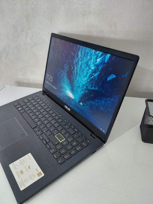 Ноутбук Asus e510