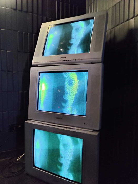 CRT WALL Perete Televizoare TV Retro Gaming Lan Party Console Decoruri