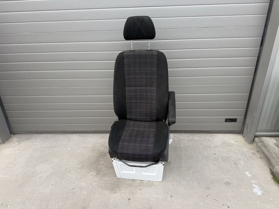 Пасажерска седалка спеинтер 906