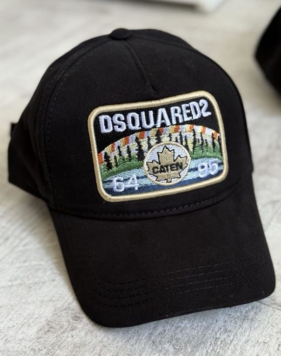 Șapca dsquared2 nouă model 2026