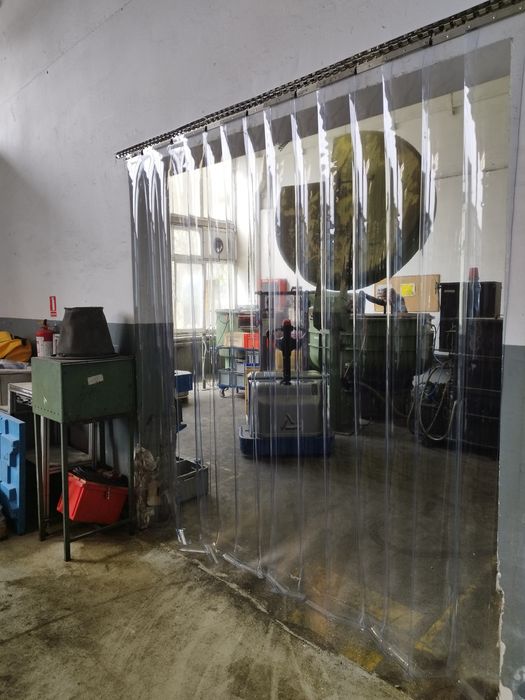 Perdele PVC despartitor de hală