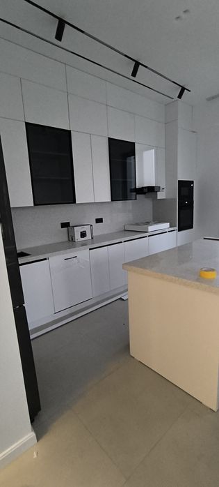 Кухня на заказ шкаф