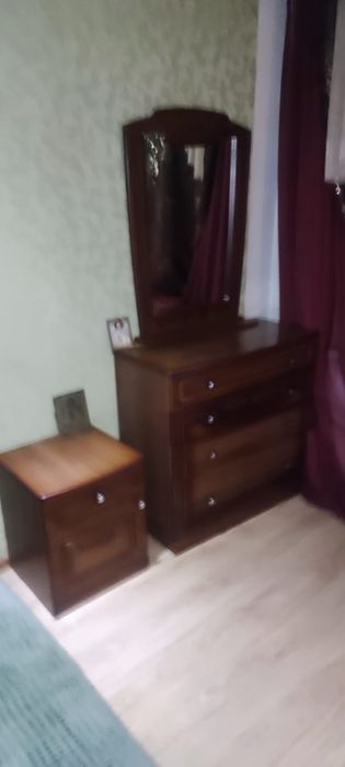 Продам спальный гарнитур