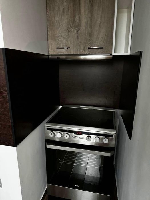 Дава се под наем Четиристаен апартамент в София, Медицинска академия - 128 кв.м за 950 € - Снимка #2