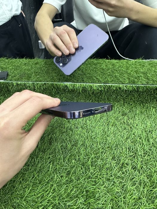 iPhone 14 pro с гарантии