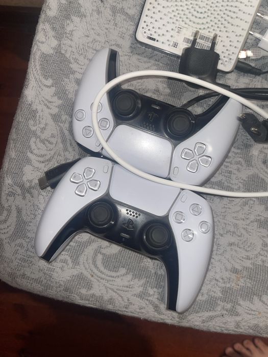 Продаю пс 5 в хорошом сост