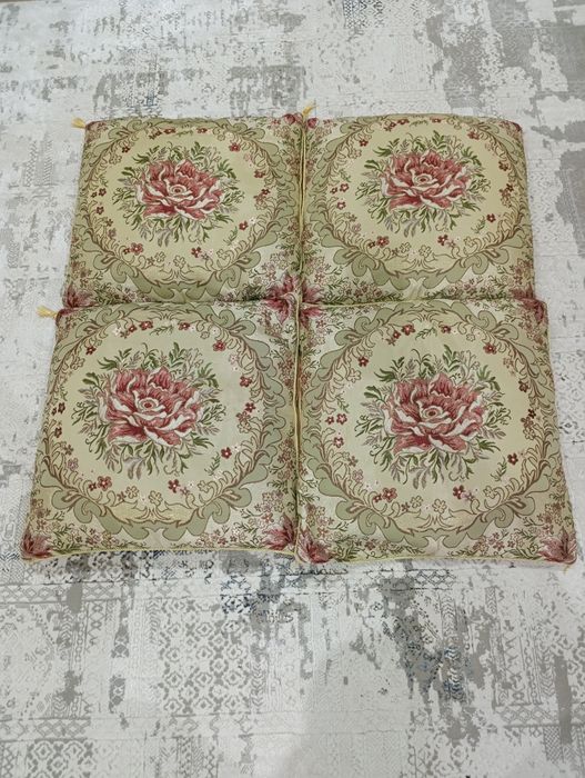 Подушки большого размера..