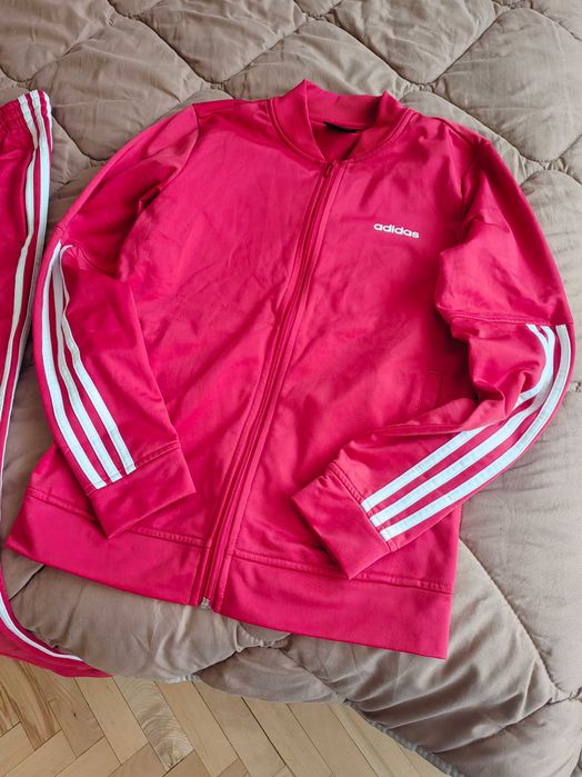 Оригинален екип Adidas S 38 размер.