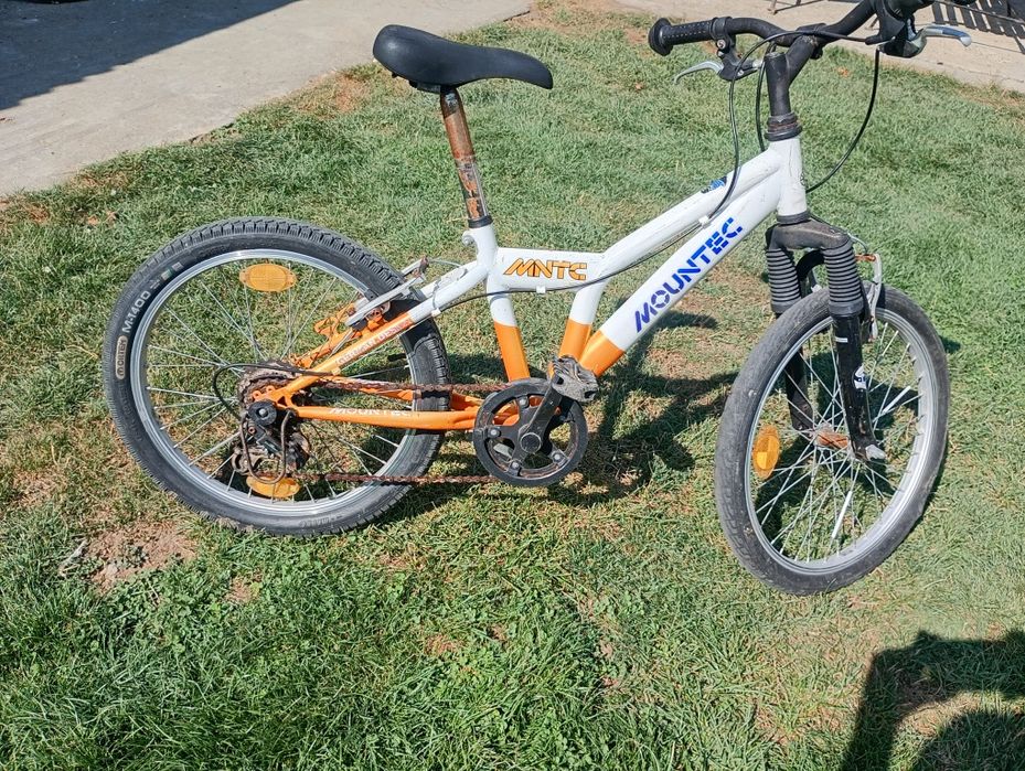 Vând bicicleta de copii mountec 20