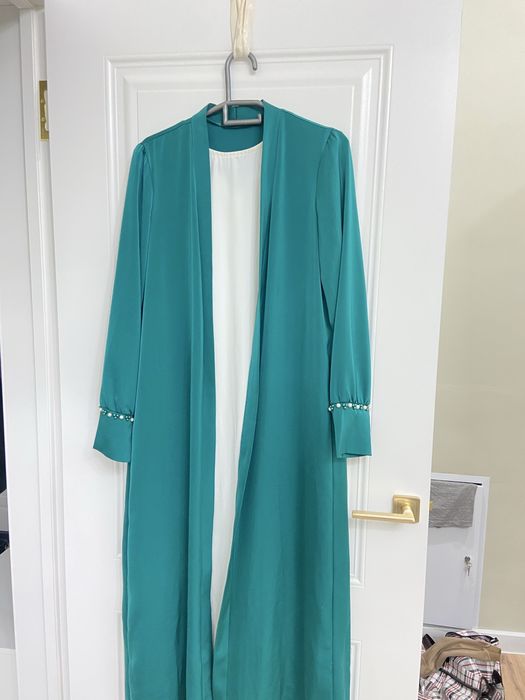 Продам красивые вечерние платья!