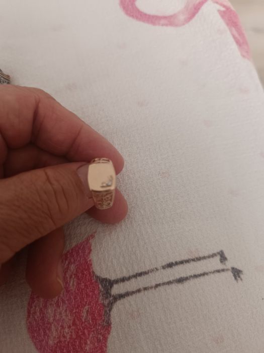 Продам   золотую печатку