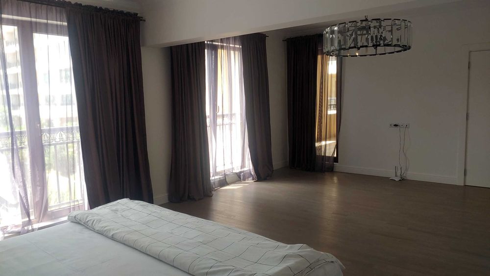 Заедно тристаен и двустаен апартамент, обединени в един голям