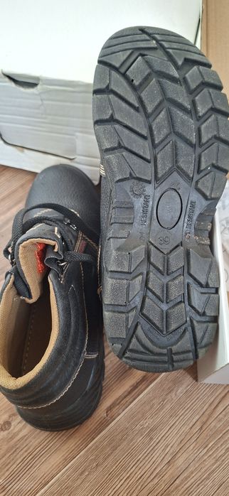 Спец.обувь продам