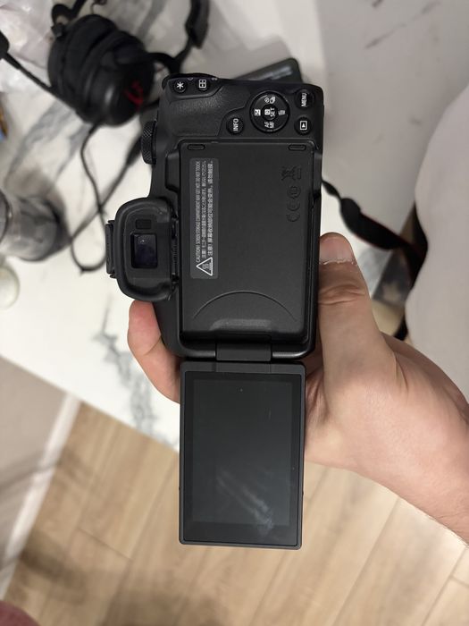 Фотоаппарат Canon EOS R50