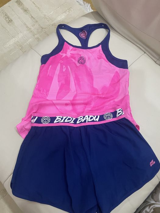 Теннисная одежда   для девочки