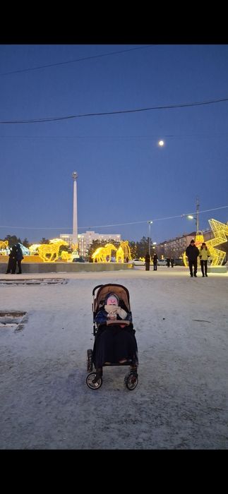 Детская коляска - 30000 тг.