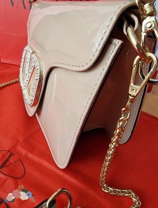 Geanta nude Valentino, logo metalic, saculet, etichetă