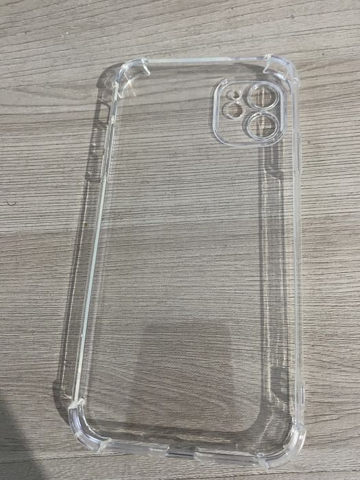 Продам чехол на айфон 11 новый