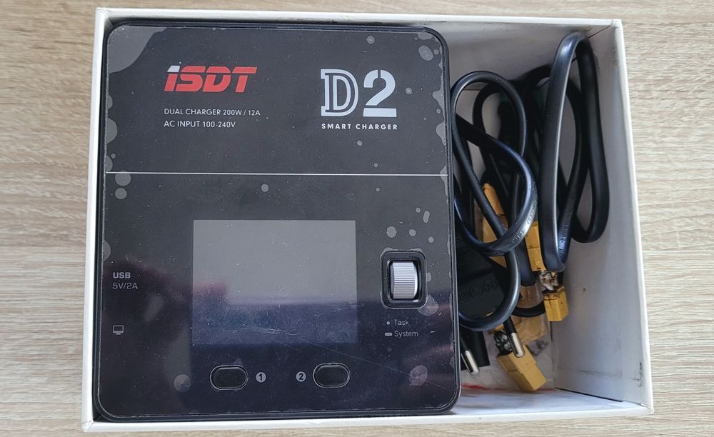 Încărcător profesional dual ISDT D2 smart charger 200 W/12 A(1-6 s) ediție actualizată