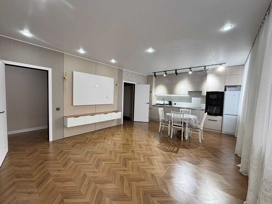 продам евро 3 комн квартиру