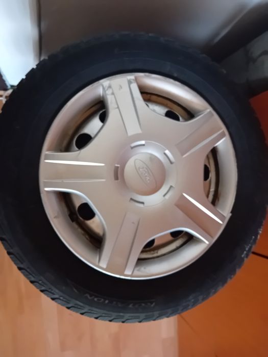 Vând sau schimb roti cu cauciucurile noi R14
