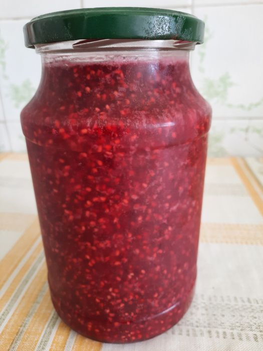 Продам домашнее малиновое варенье,перекрученное .