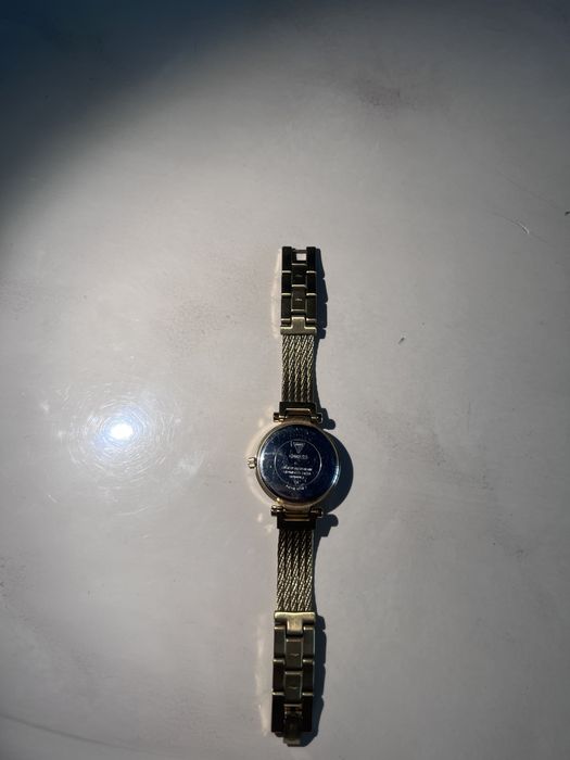 ceas guess dama !