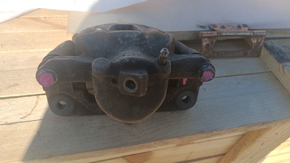 Продам б/у суппорт