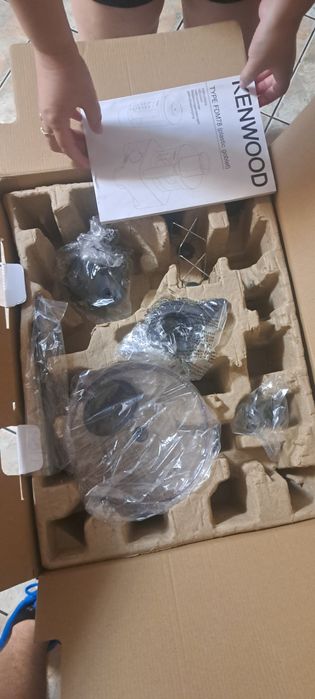 Robot de bucătărie pentru prepararea meselor
