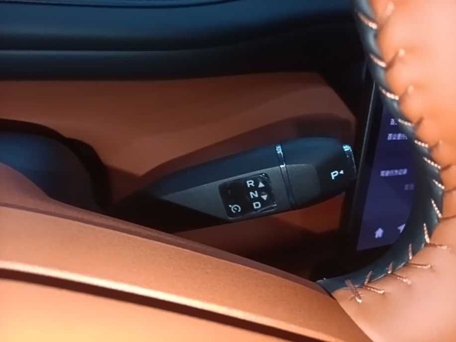 CHANGAN NEVO Q07 215 Prestige Edition
