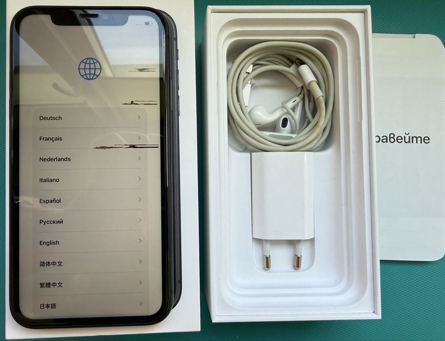 Apple  Phone 11 и Apple Watch Series 7