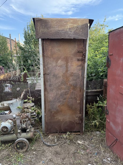 Туалет железный.