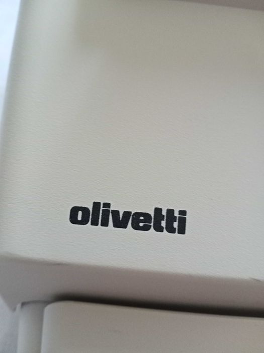 Продам итальянскую печатную машинку OLIVETTI.