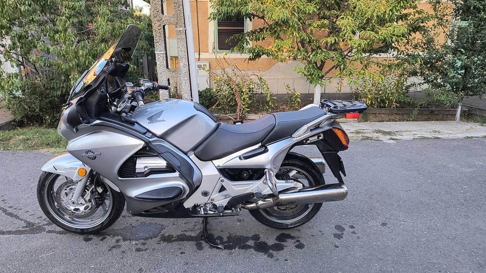Vând Honda ST 1300 Paneuropean an 2005 ABS