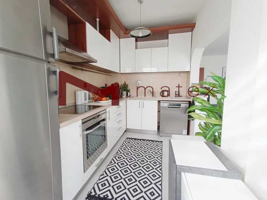 Продава се Тристаен апартамент в Варна, Чайка - 82 кв.м за 3281 €/кв.м - Снимка #3